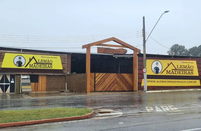 Fachada da loja Alemão Madeiras em São José dos Campos